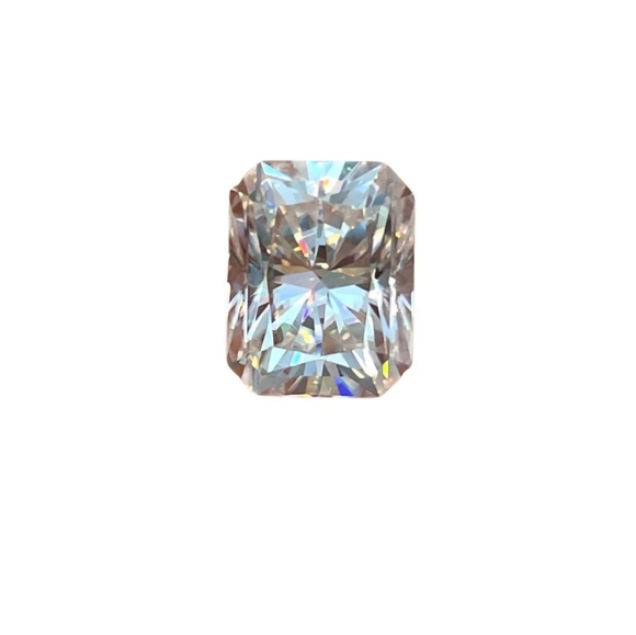Radiant cut moissanite 5 carats - Picture 2 of 2